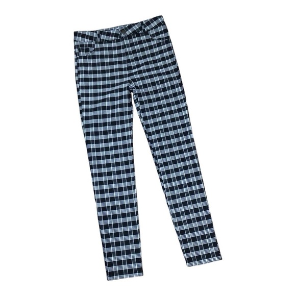 Black and white Plaid Woman’s skinny leg stretchy pants EUC size medium nwt - Picture 1 of 4